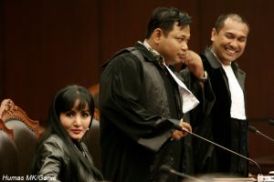 foto machica Mochtar di Mahkamah Konstitusi